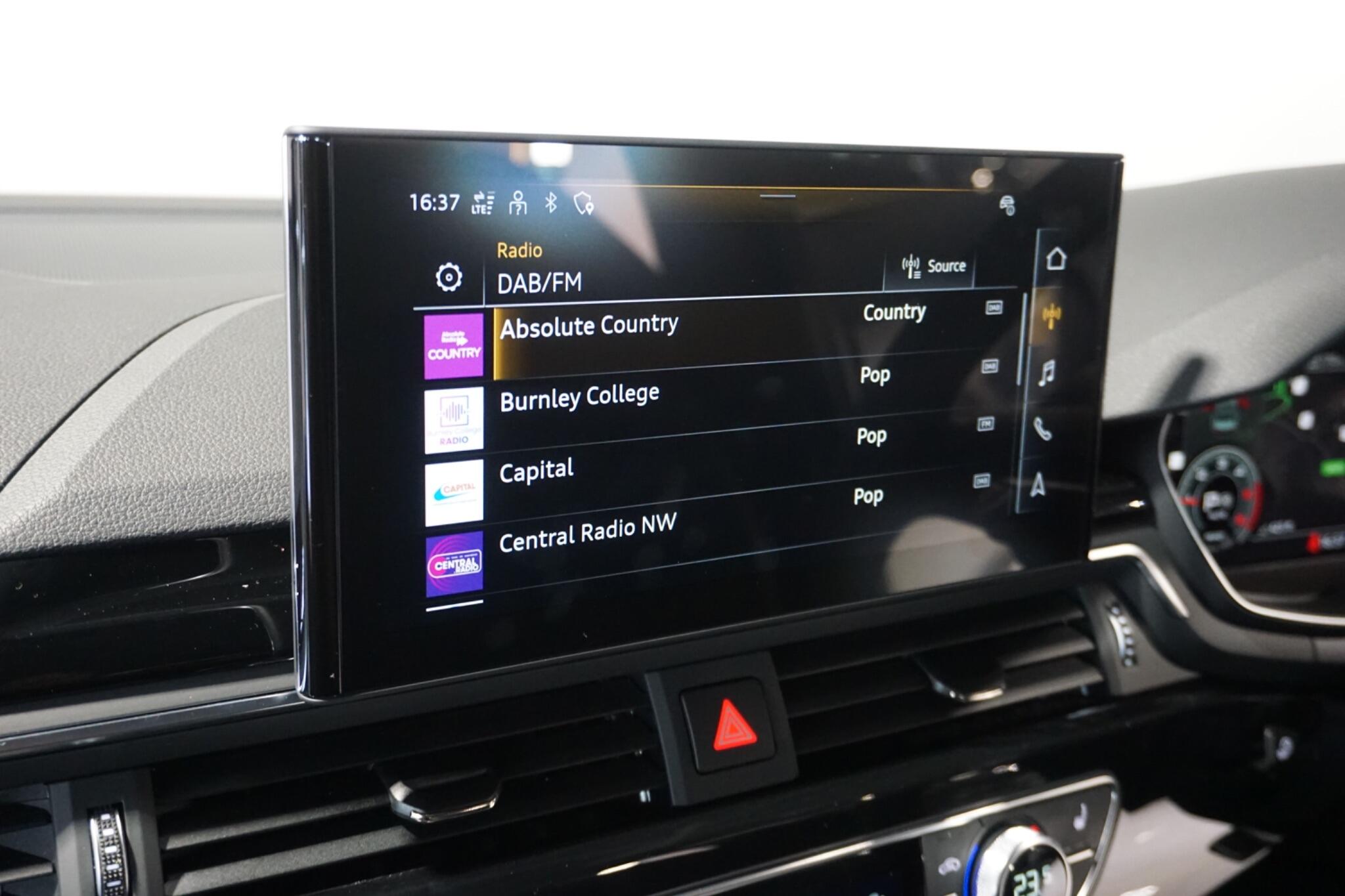 Audi A4 2.0 TDI 40 Black Edition Saloon 4dr Diesel S Tronic quattro Euro 6 (s/s) (204 ps)